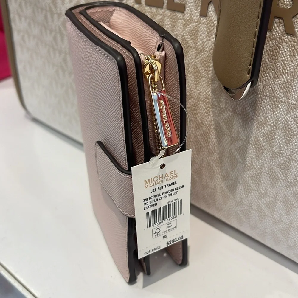 Michael Kors Medium Saffiano Leather Wallet
Powder Blush
NWT 
L - Picture 5 of 16